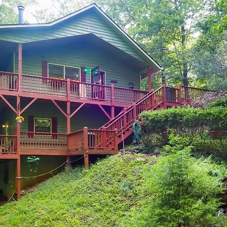 Quiet Murphy Hideaway With Decks And Outdoor Fireplace